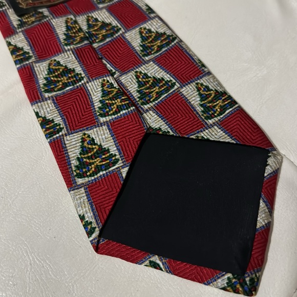 Holiday Themed Tie-Red/Christmas Tree Detail - Picture 6 of 10